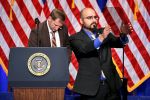 Trumps Teleprompter-Bediener soll 100.000 Dollar mit Wetten auf Kalshi verdient haben