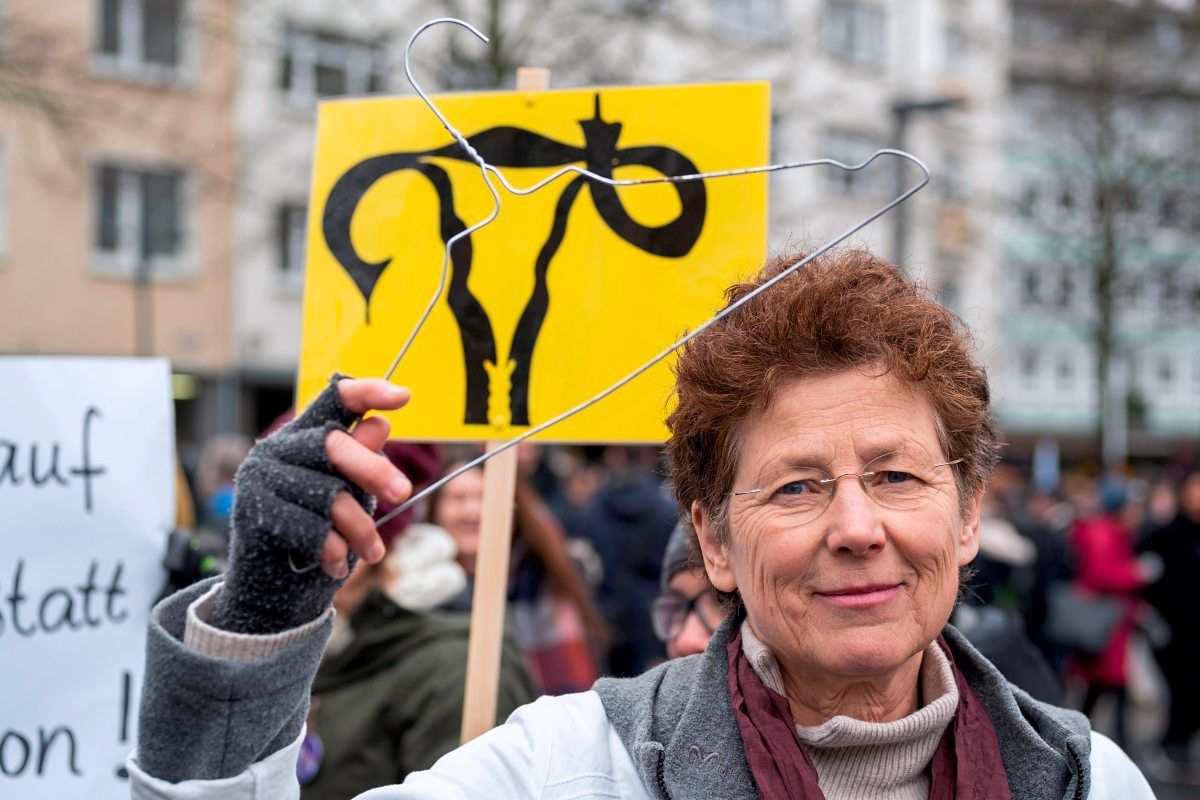 Deutschland Droht Beschr nkter Zugang Zu Abtreibungen Abtreibung 
