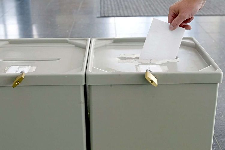 Eine Wahlurne (Symbolfoto).