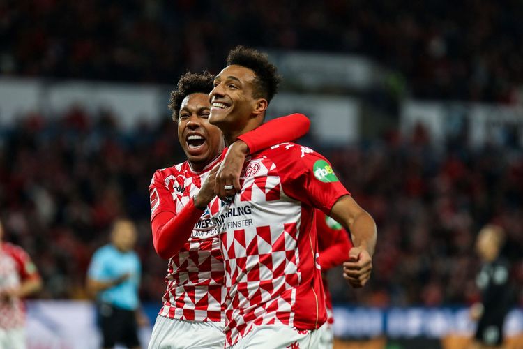 Augsburg Gelingt Gegen Stuttgart Befreiungsschlag Deutsche Bundesliga Derstandard At Sport