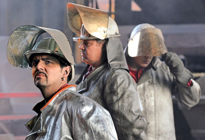 Österreichs Industrie ist angeblich auf Talfahrt. Doch die Voest-Aktie boomt. Warum?