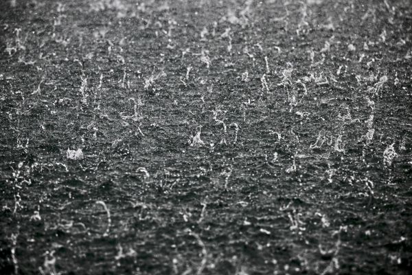 Heftige-Unwetter-in-Italien-Tornado-nahe-Mailand-Hagel-im-Piemont