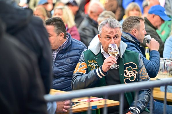 Norbert-Hofer-beginnt-ab-Februar-bei-Emerald-Horizon-in-Graz