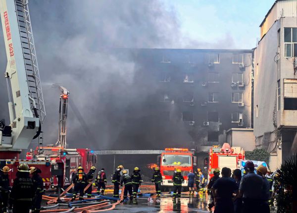 mindestens-28-tote-nach-feuer-in-schuhfabrik-in-china