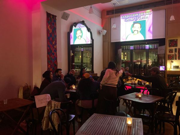 Venezolaner-in-Wien-zwischen-Freude-Hoffnung-und-Fassungslosigkeit