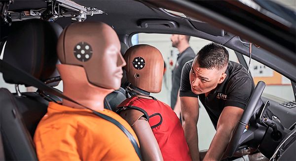 Warum-Frauen-im-Auto-schlechter-gesch-tzt-sind-als-M-nner