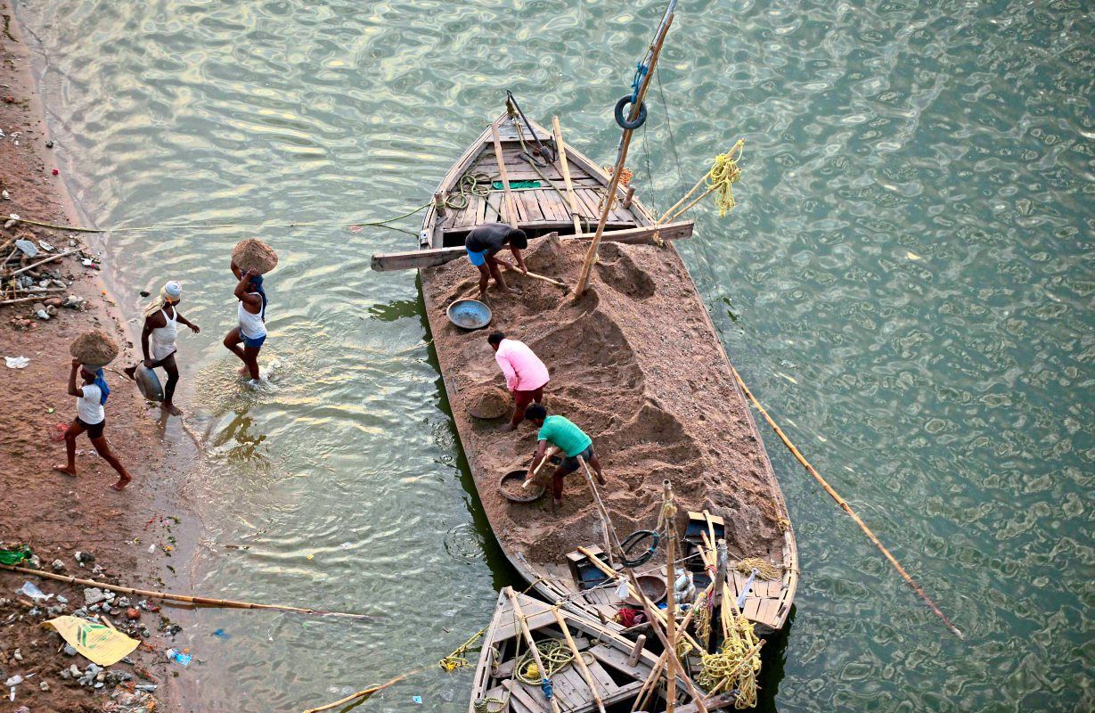 Verbrannt und ermordet von Indiens Sandmafia - Edition Zukunft ...