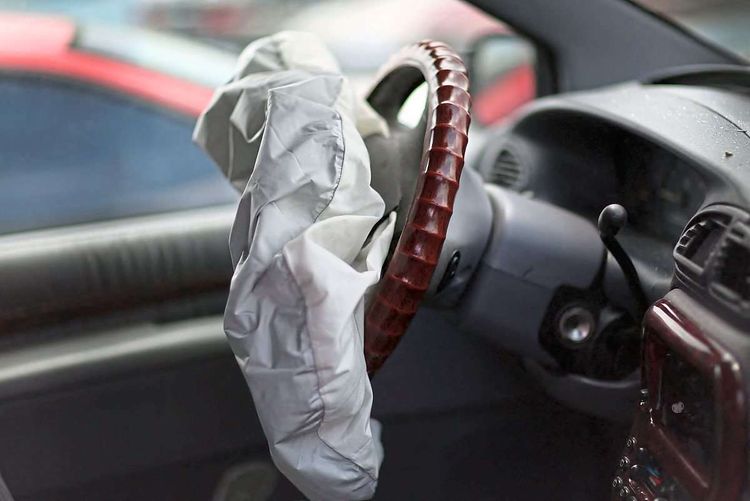 Airbag ausgelöst Auto