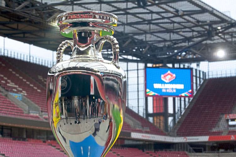 Das Objekt der Begierde. 24 Teams spielen um den Titel bei der Euro 2024. In Österreich sind die Spiele bei Servus TV und im ORF zu sehen.