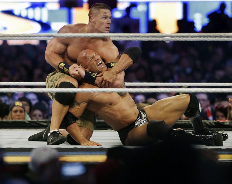 Wrestler John Cena hat Dwayne 'The Rock' Johnson bei einer 