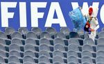 Japaner räumen im Stadion auf - Ein NFL-Star hilft mit 54a96aff 35ed 44f9 82ac 4168ddfe1134