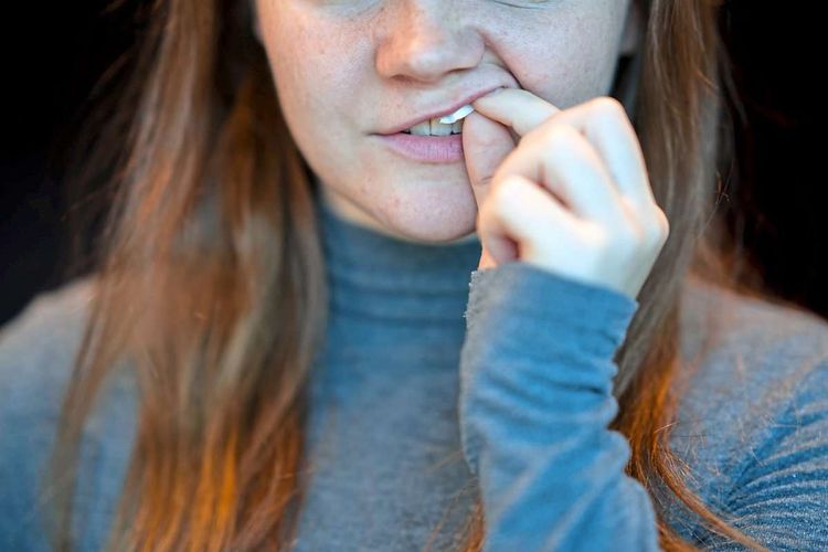 Nikotinbeutel Jugendliche Nikotin-Pouches Unter die Lippe schieben