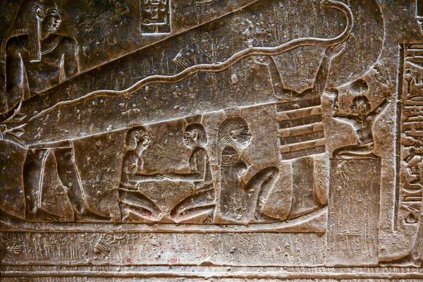 aliens-im-altertum-was-steckte-hinter-den-thesen-des-verstorbenen-erich-von-d-niken