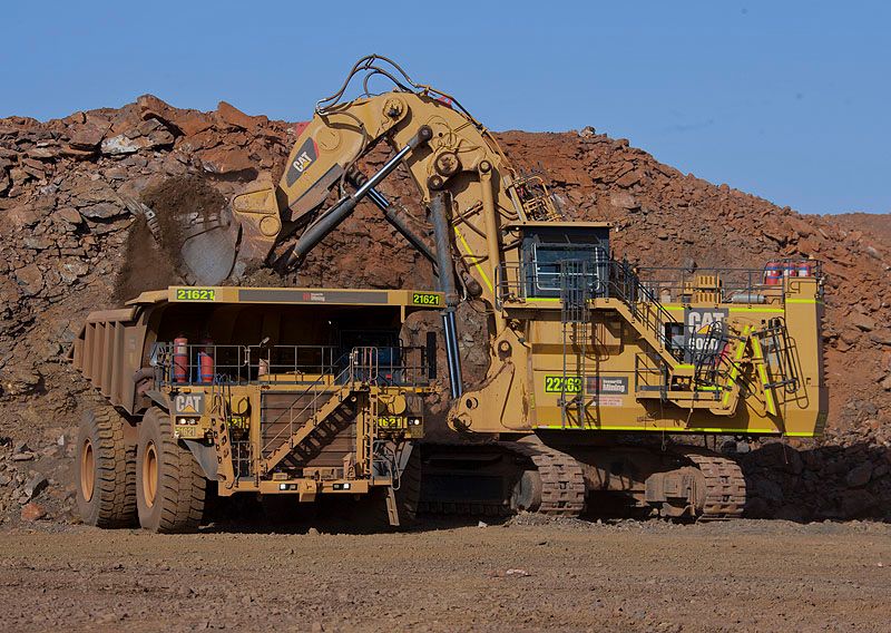 I dieci più grandi escavatori del mondo Cat-6060-FS-operated-by-Downer-EDI-working-at-Karara-Mining-Western-Australia-C814921