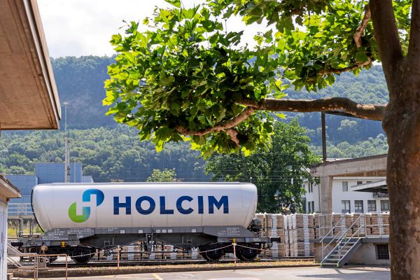 Zementkonzern-Holcim-vollzieht-Abspaltung-des-Nordamerika-Gesch-fts