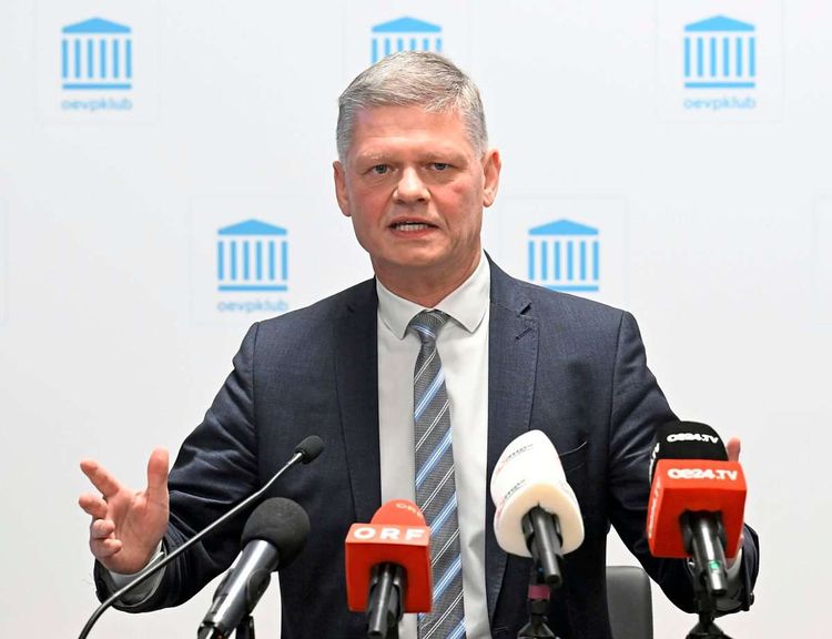 Andreas Hanger (ÖVP) am Donnerstag, 11. Jänner 2024, anlässlich der konstituierenden Sitzung des COFAG-U-Ausschusses im Parlament in Wien.