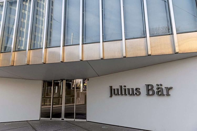 Eingang der Julius Bär Bank in Lausanne in der Schweiz.