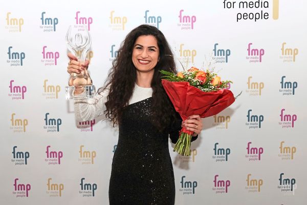 Parisa-Hamidi-Gr-bl-ist-FMP-Mediapers-nlichkeit-des-Jahres