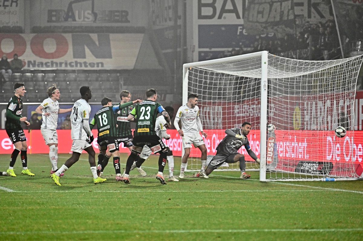 Ried geht mit souveränem 3:0 gegen Altach in die Winterpause ...