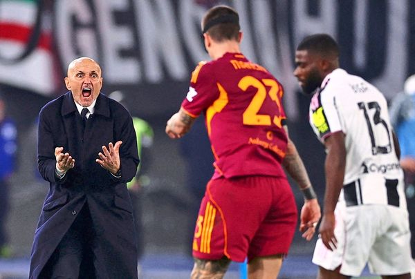 Juventus-ringt-Roma-Last-Minute-3-3-ab-Milan-verhindert-Stolperer