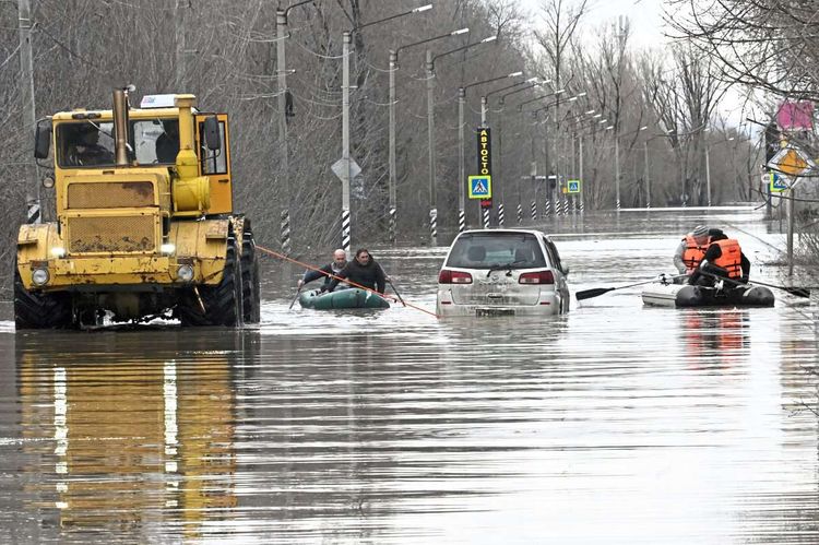 Überflutete Straße in Orsk