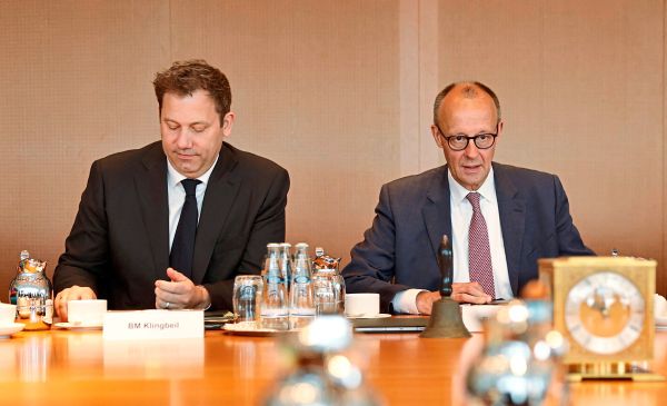 Auf-die-100-Tage-Bilanz-von-Friedrich-Merz-f-llt-viel-Schatten