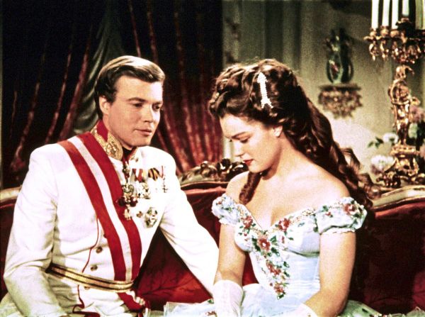 Sissi-Festspiele-im-ORF-Trilogie-mit-Romy-Schneider-feiert-70-Jahre