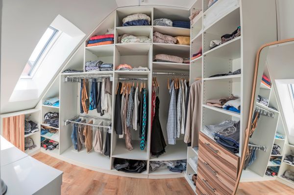 Wie-viele-Kleidungsst-cke-habt-ihr-als-Mann-