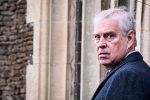 Ex-Prinz Andrew untervermietete Cottages, wohnte selbst aber fast mietfrei Laut eines Rechnungshofberichts hat Ex-Prinz Andrew Cottages untervermietet, während er selbst quasi mietfrei wohnte. Wie viel Miete er verlangte, ist unklar