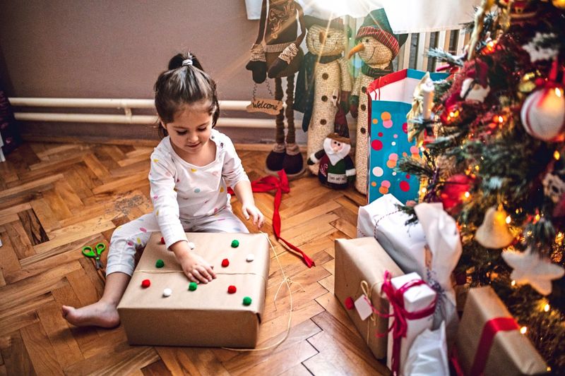 Essen, Geschenke, Ausflüge: Wie können Familien zu Weihnachten Kosten sparen?