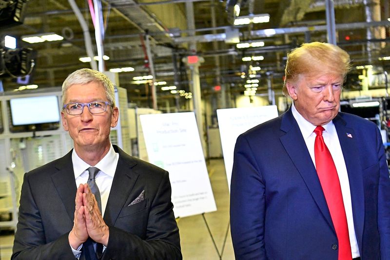 Nimmt Trump Rache an Apple, weil Tim Cook nicht bei seiner Nahostreise dabei war?