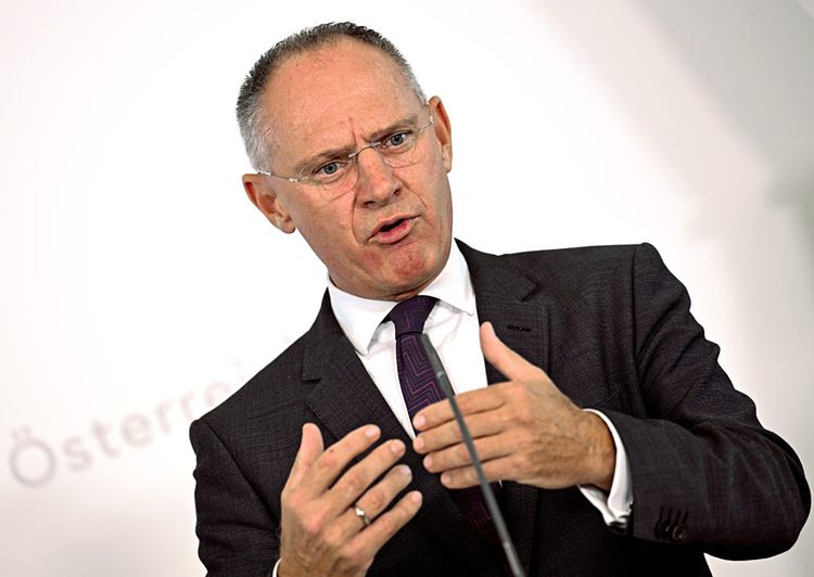 Innenminister Gerhard Karner erhöht mit Mittwoch die Terrorwarnstufe in Österreich.