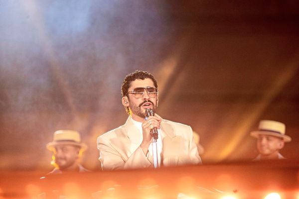 bad-bunny-weltweit-2025-bei-spotify-am-meisten-gestreamt