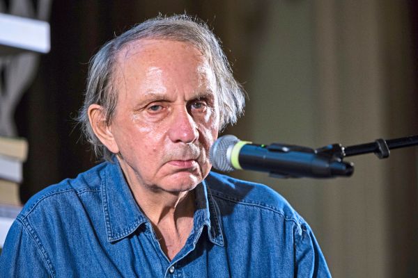 Autor-Michel-Houellebecq-bringt-Album-heraus-und-plant-Tournee