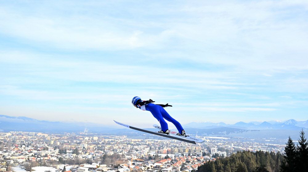 Eva Pinkelnig Mit Sieg In Villach Zur Weltcup F hrung Wintersport 