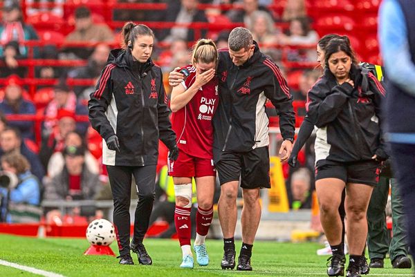 -FB-Teamspielerin-H-binger-erlitt-Kreuzbandverletzung