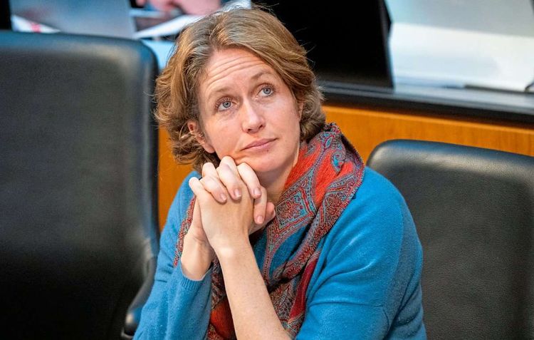 Die Nationalratsabgeordnete Stephanie Krisper (NEOS) am Freiatag, 15. Dezember 2023, im Rahmen einer Sitzung des Nationalrates im Parlament in Wien.