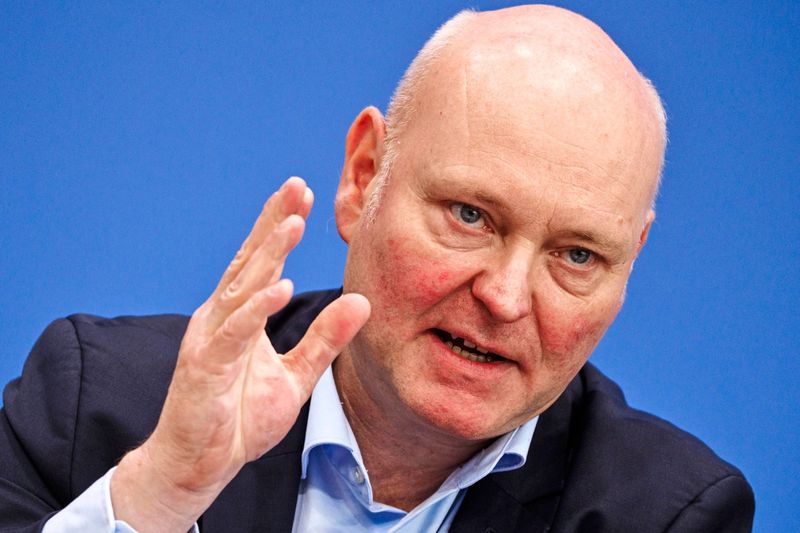 Wirtschaftsexperte Truger: "Man soll nicht Bürokratieabbau rufen, wenn man Deregulierung meint"