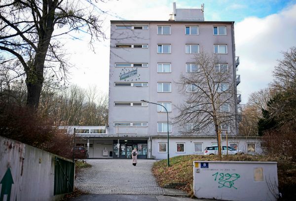 Keine-L-sung-f-r-Ukrainevertriebene-Pfarre-bereitet-erstes-Notquartier-vor