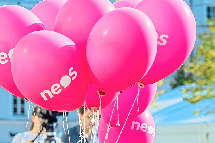 Neos-Luftballons