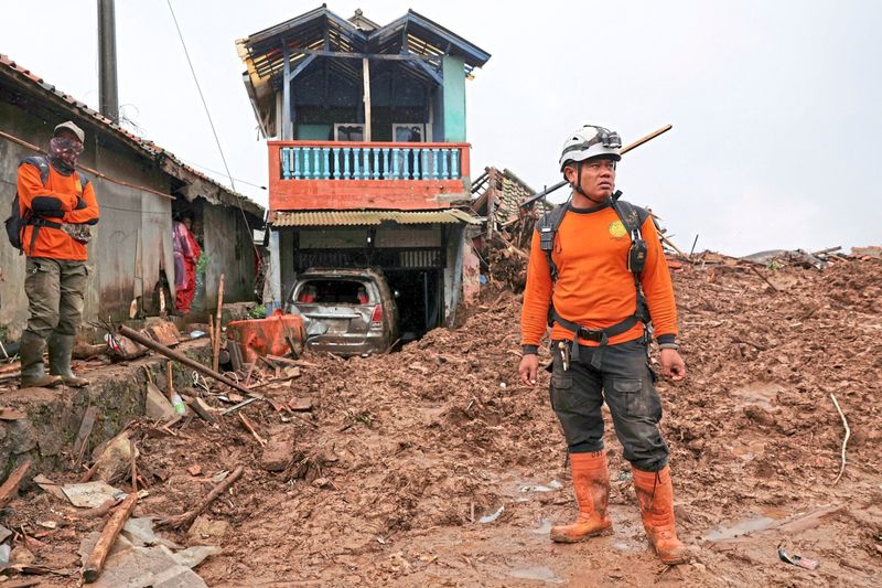 Nach Erdrutsch in Indonesien: Zahl der Todesopfer auf 50 gestiegen
