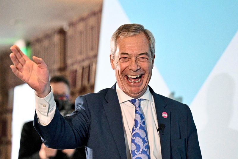 Nigel Farage zwischen Freude über Millionenspende und Ärger wegen Rassismus-Vorwürfen