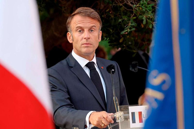 Frankreichs Präsident Emmanuel Macron – Kapitän auf der Titanic?