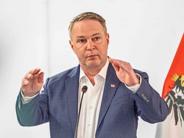 -Verteidigung-der-Demokratie-Babler-bei-Gipfel-linker-Regierungschefs-in-Barcelona