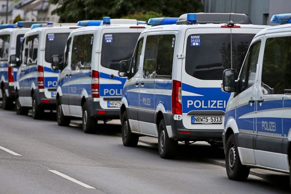 Polizeirazzia-gegen-deutsche-Polizisten-Verdacht-der-K-rperverletzung