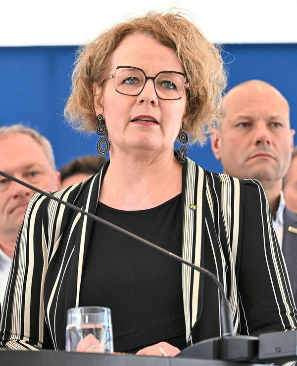 Erster-Pflege-Lehrgang-f-r-Vietnamesen-in-N-vor-Abschluss