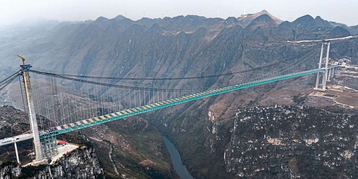 Im Sommer wird in China die höchste Brücke der Welt eröffnet