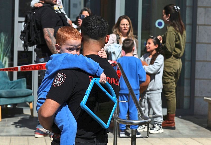 Fasching im Luftschutzkeller: Israel ist wieder im Krieg