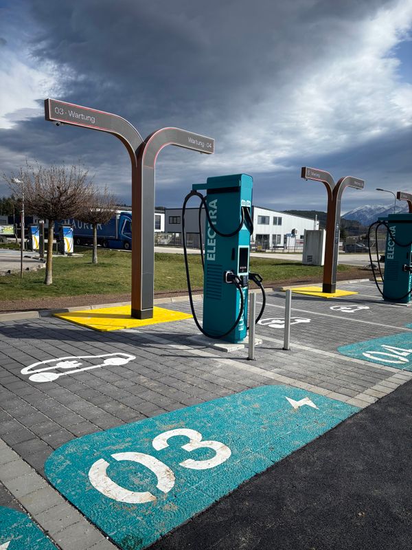 Kaufanreiz-Schnellste-Lades-ulen-sterreichs-nun-im-Bundesland-mit-den-zweitwenigsten-E-Autos