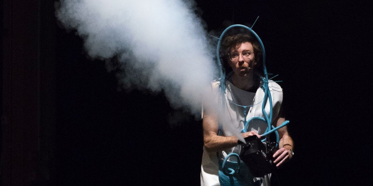 Scharfsinnige Uraufführung von